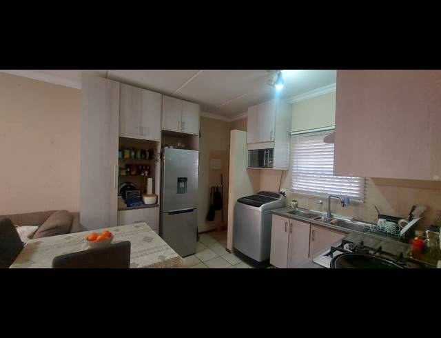 1 BEDROOM TOWNHOUSE FOR SALE IN SUNNINGHILL